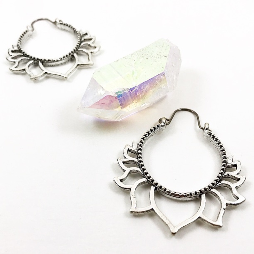 🌈 CUSTOM Lotus Rainbow Aura Earrings - Picture 7 of 8